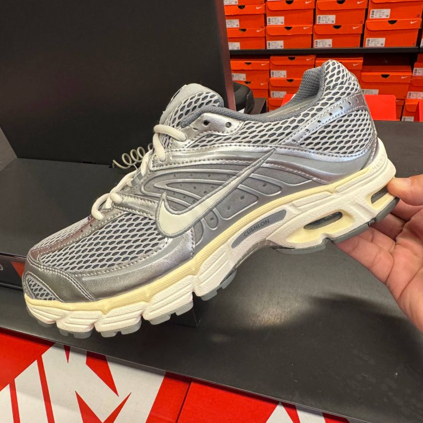 AIR MAX MOTO
