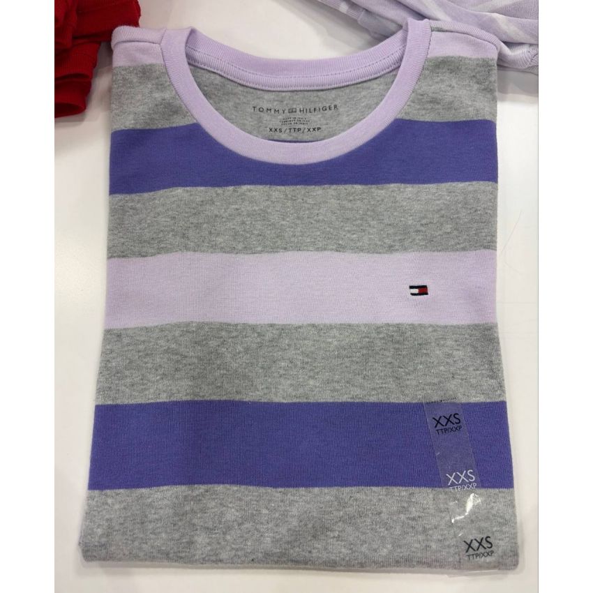 camiseta gola U manga curta