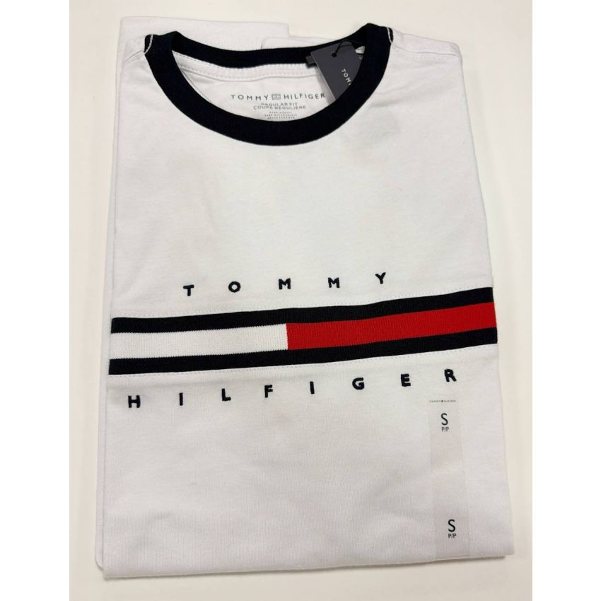 Camiseta Regular Fit Gola U