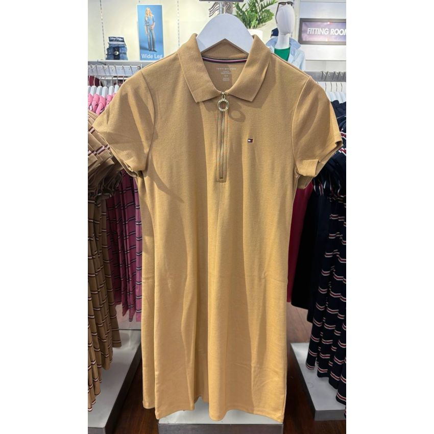 Vestido com gola polo