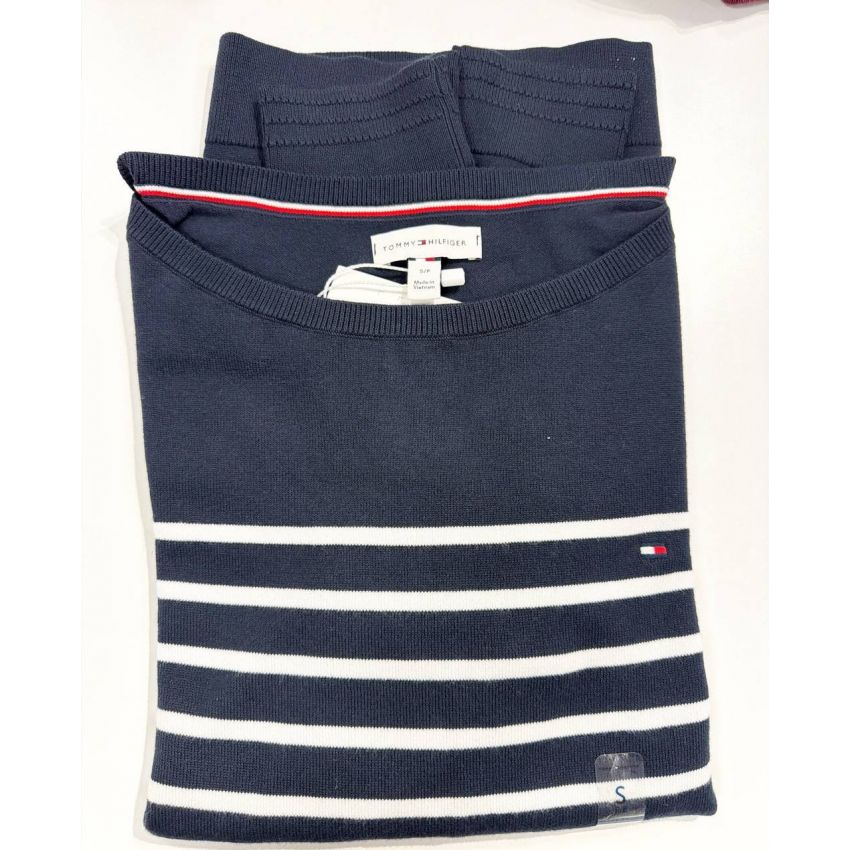 Blusa linha decote canoa manga longa
