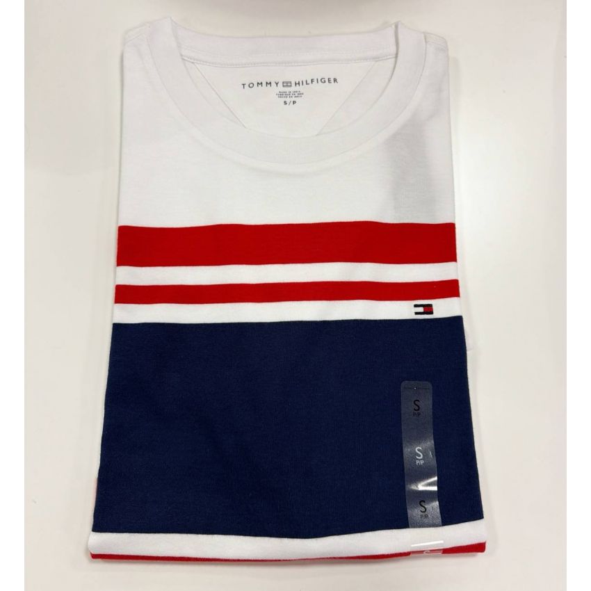 Camiseta Regular Fit Gola U