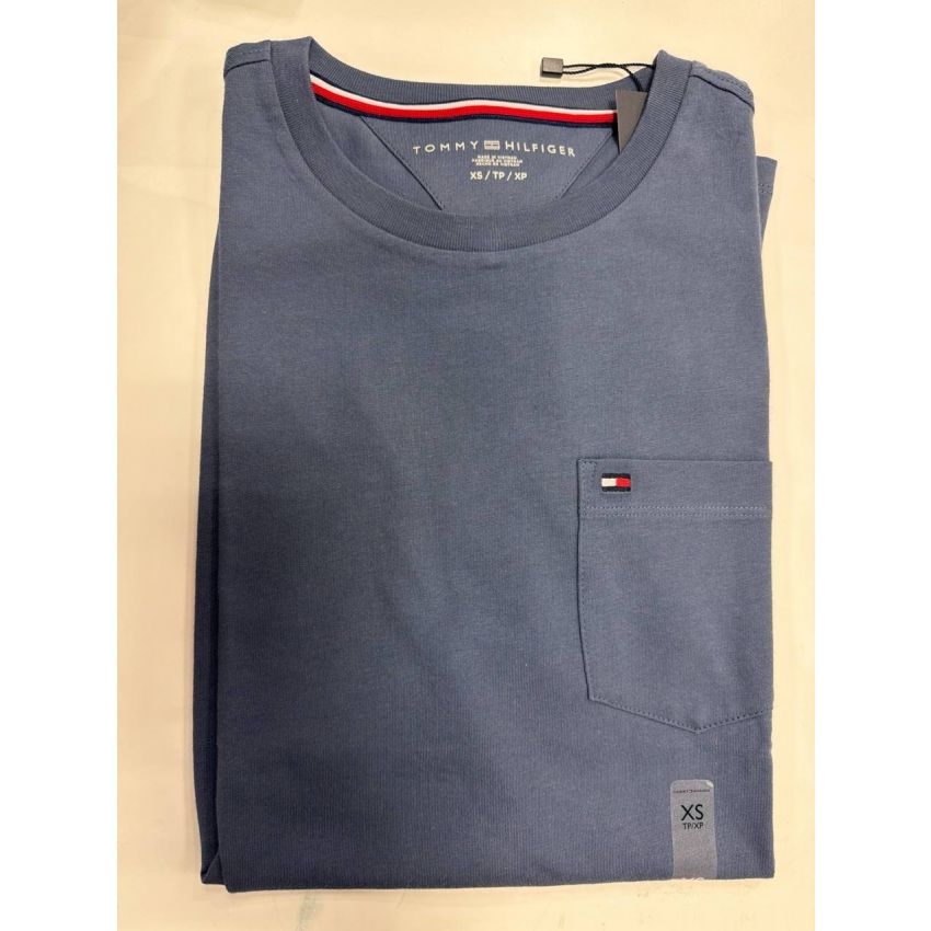 Camiseta regular fit com bolso