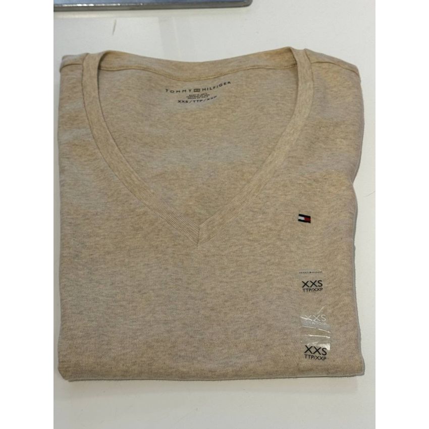 camiseta gola V manga curta