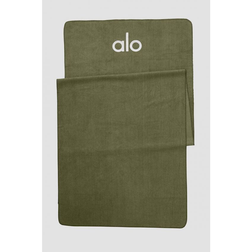 Grounded No-Slip Towel