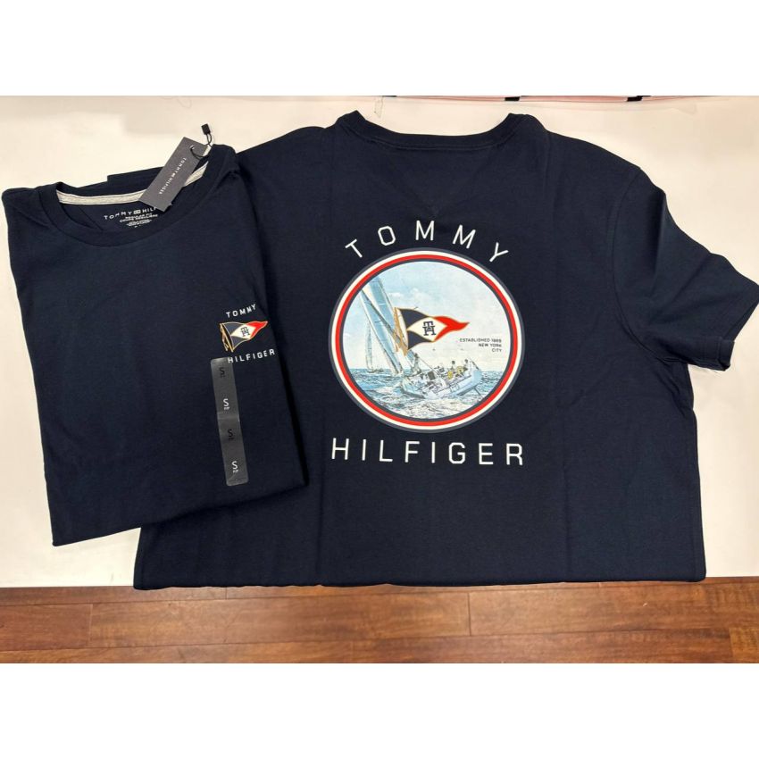 Masculino Regular Fit Gola U estampa frente e costas