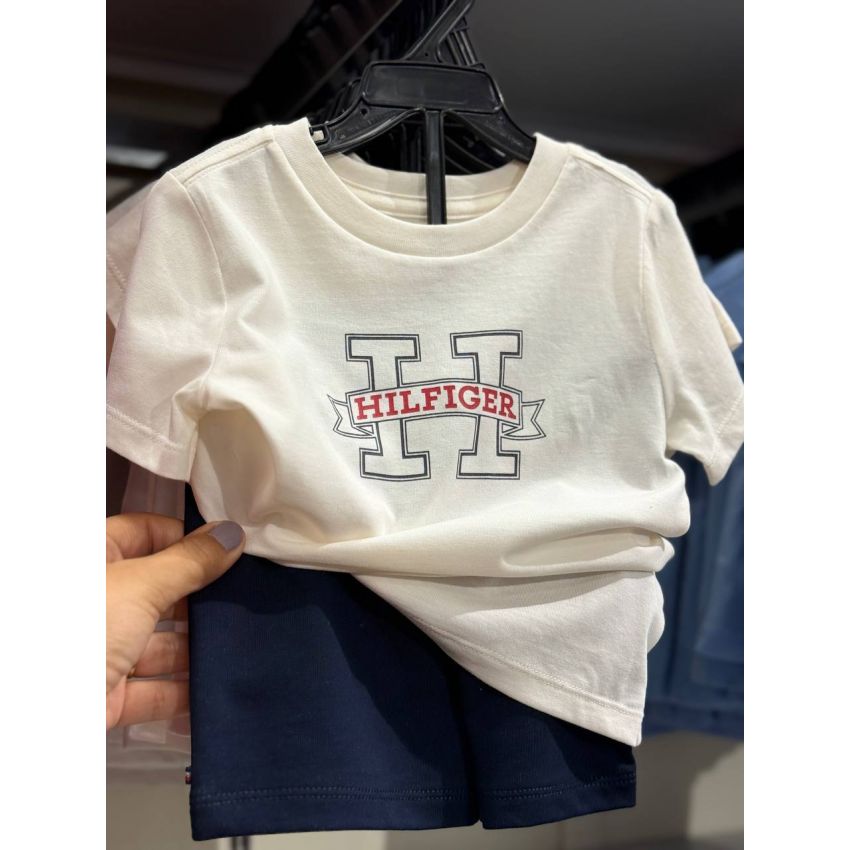Conjunto camiseta e Shorts