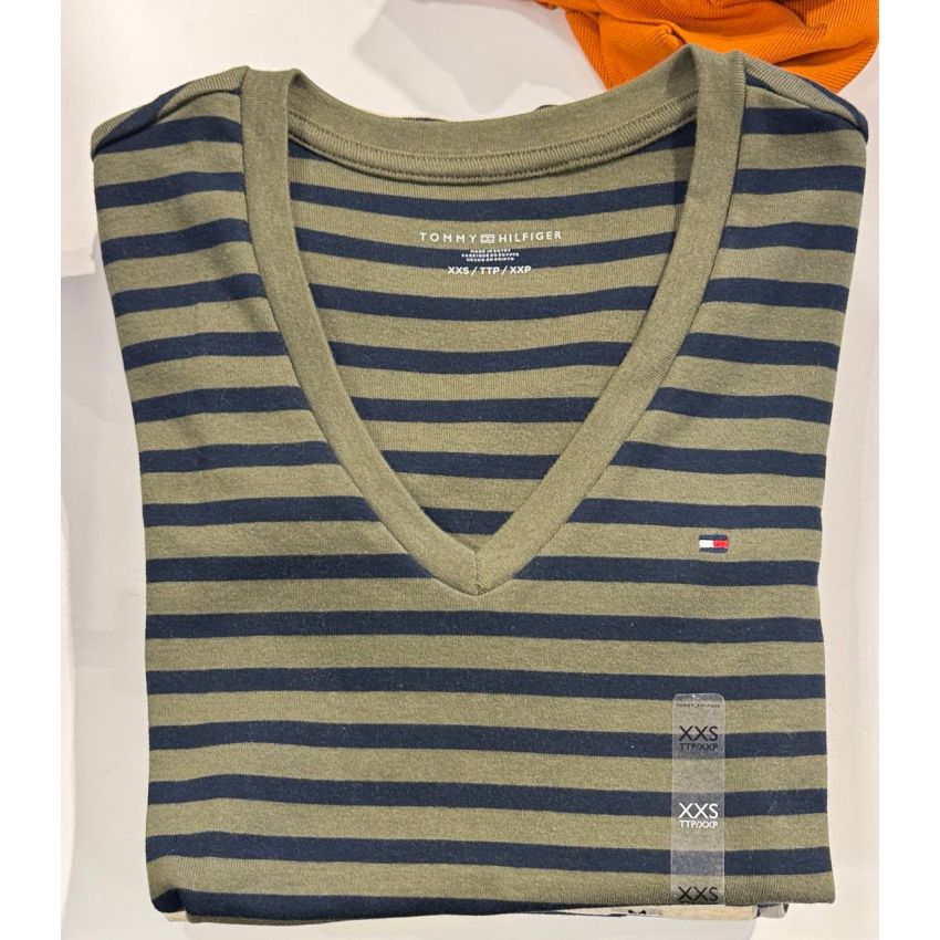 BLUSA BÁSICA DECOTE V MANGA CURTA