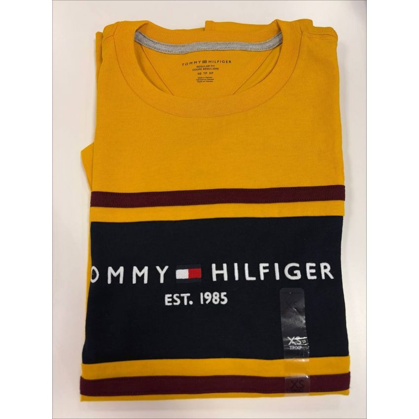 Camiseta Regular Fit Gola U com bordado