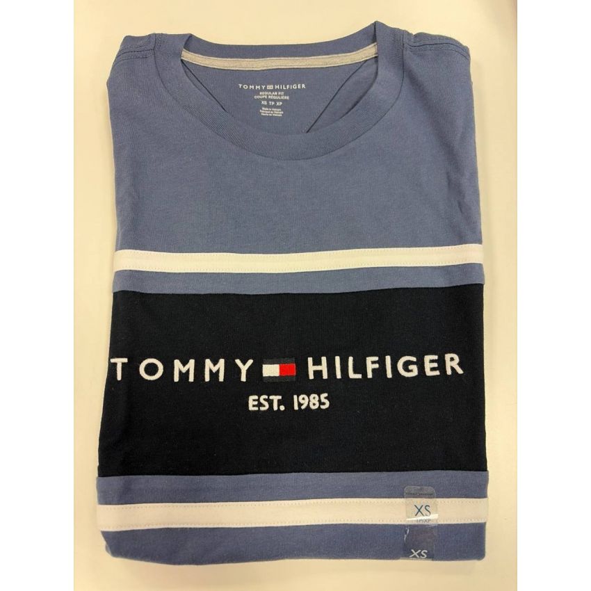 Camiseta Regular Fit Gola U com bordado