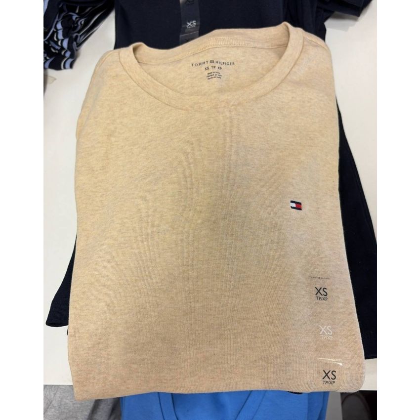 camiseta Gola U manga curta
