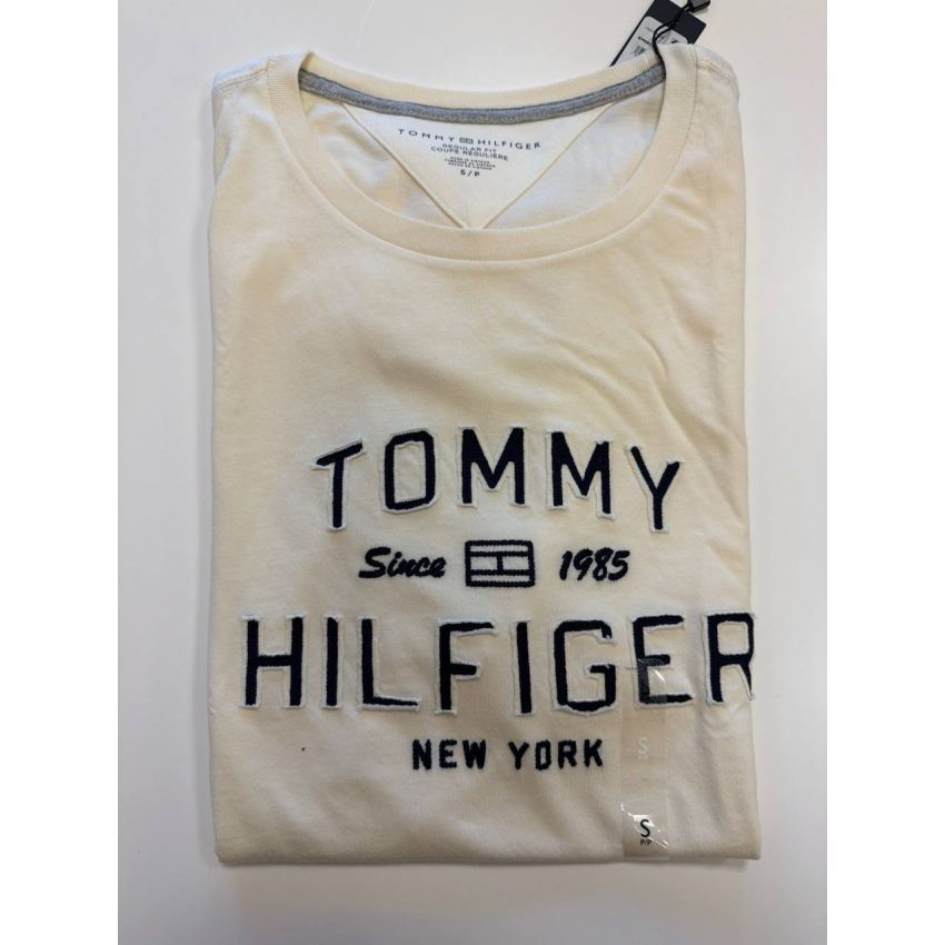Camiseta Regular Fit Gola com bordado