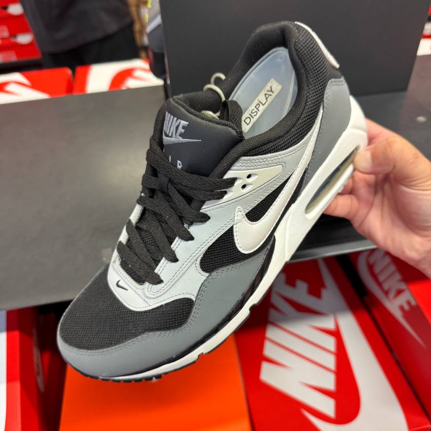 AIR MAX COMMAND