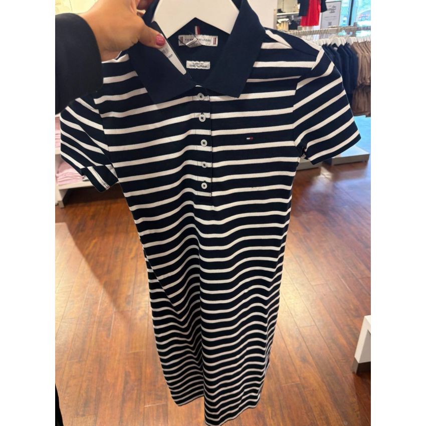 Vestido com gola polo