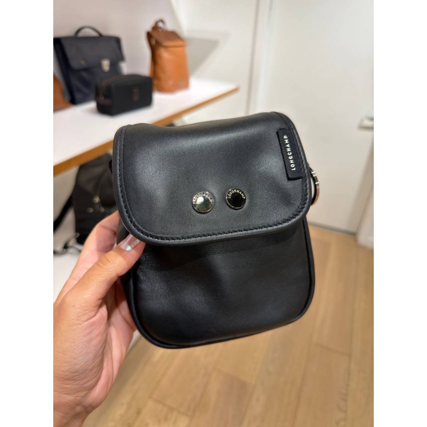 CROSSBODY