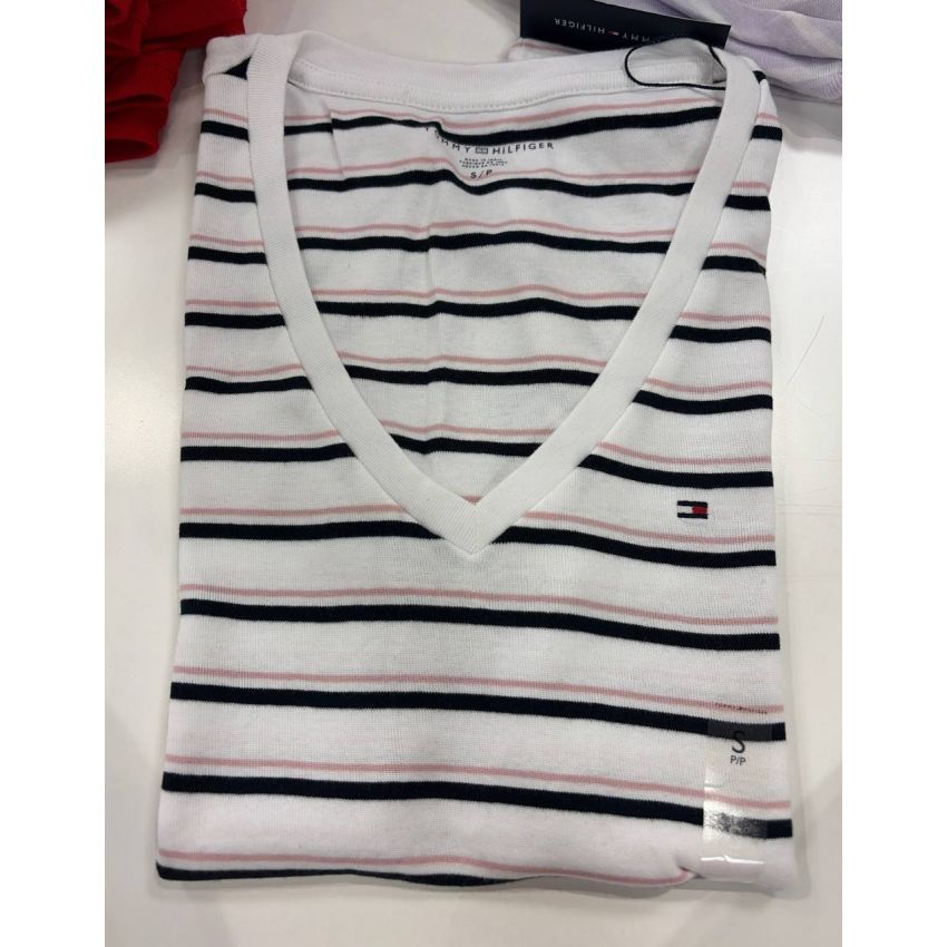camiseta gola V manga curta