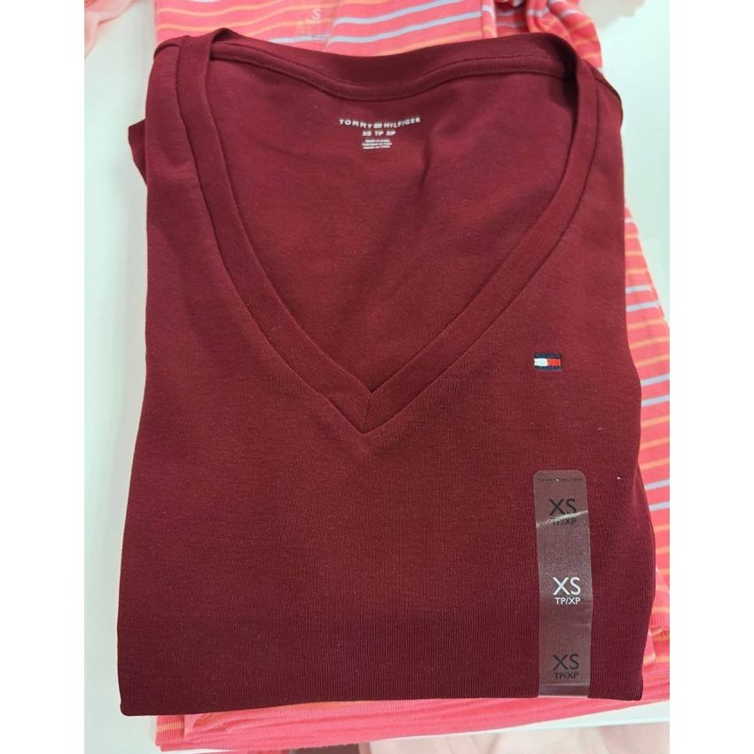 camiseta gola V manga curta