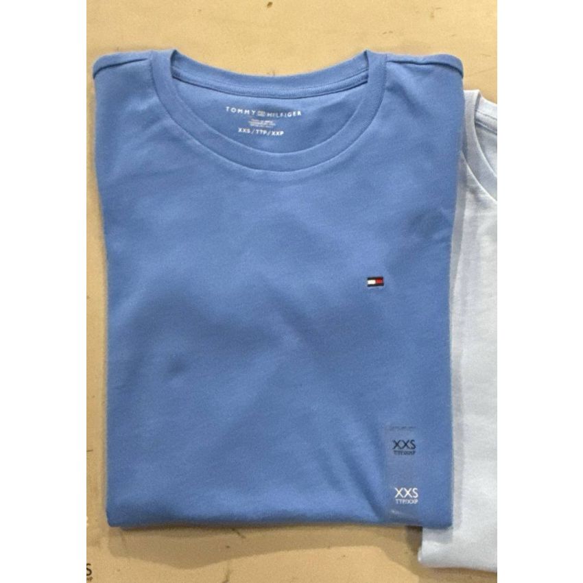 camiseta gola U manga curta