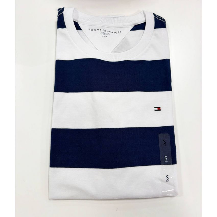 Camiseta Regular Fit Gola U