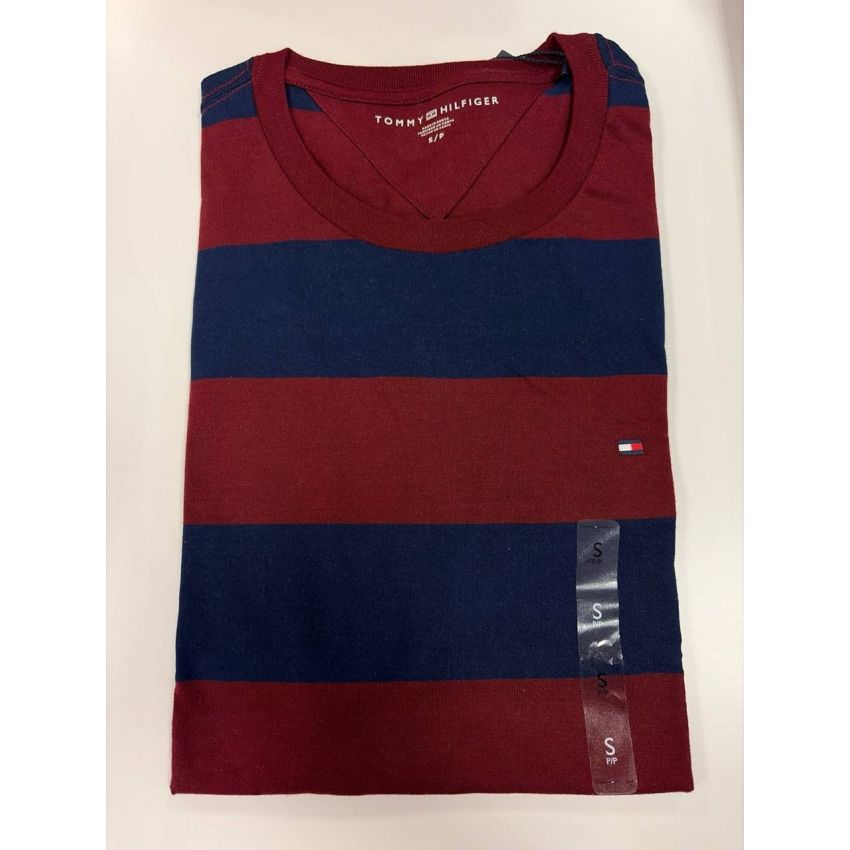 Camiseta Regular Fit Gola U