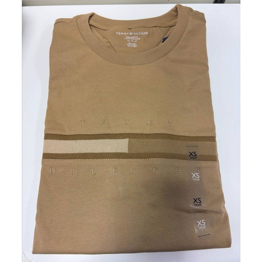 Camiseta Regular Fit Gola U