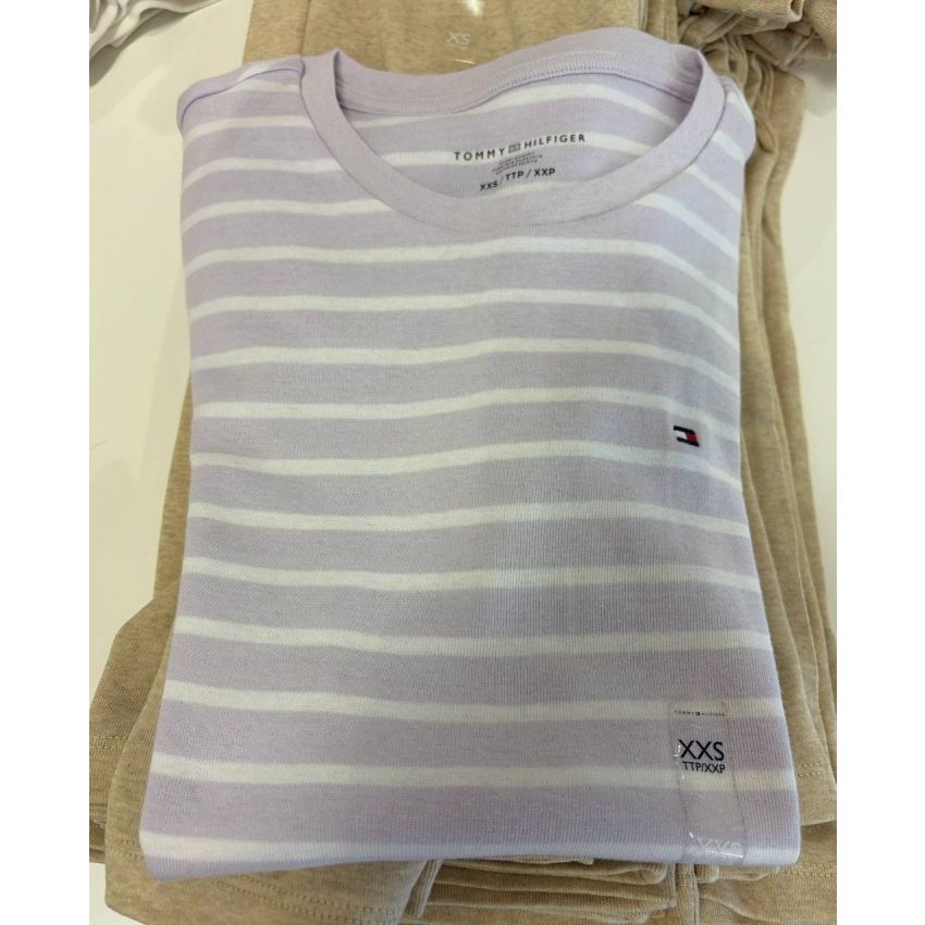 camiseta gola U manga curta