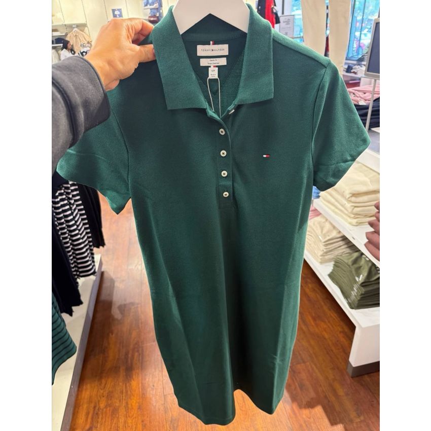 Vestido com gola polo