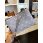 CROSSBODY