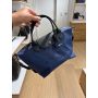 BOLSA MÉDIA DE MÃO COM ALÇA EXTRA