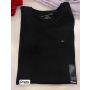 camiseta Gola U manga curta