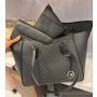 BOLSA DE OMBRO COM NECESSAIRE E CARTEIRA