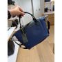 BOLSA MÉDIA DE MÃO COM ALÇA EXTRA