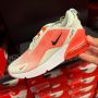 AIR MAX 270