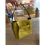 BOLSA MÉDIA DE OMBRO COM ALCA EXTRA